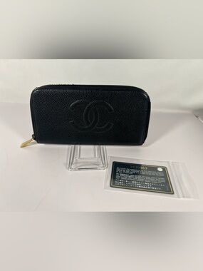 1244: Chanel CC Caviar Leather Zip Around Wallet Black Vintage